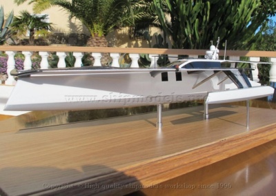The model of trimaran with solar panels_15