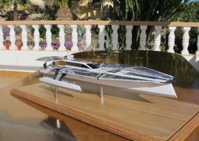 The model of trimaran with solar panels_3