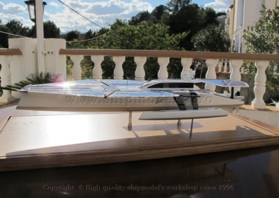 The model of trimaran with solar panels_5