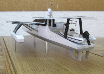 The model of trimaran with solar panels_9